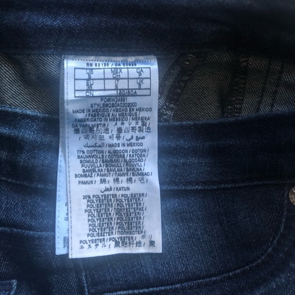 GUESS - Picture 6 of 7